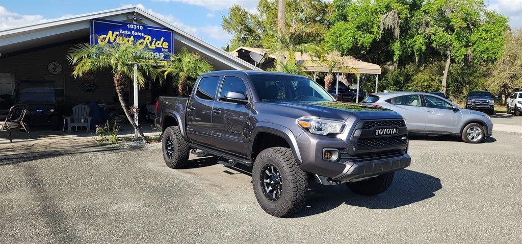 Toyota Tacoma SR5 Double Cab 5' Bed V6 4x4 AT (Natl) 2017