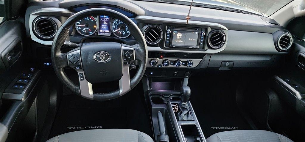 Toyota Tacoma SR5 Double Cab 5' Bed V6 4x4 AT (Natl) 2017