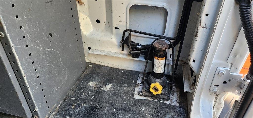 Ford Econoline Cargo Van E-150 Commercial 2013