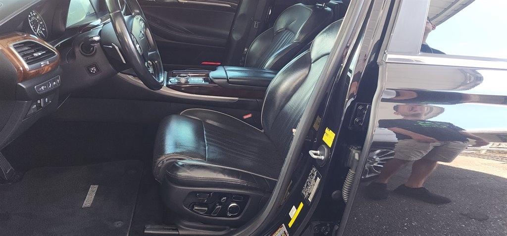 Genesis G90 5.0L Ultimate RWD 2018