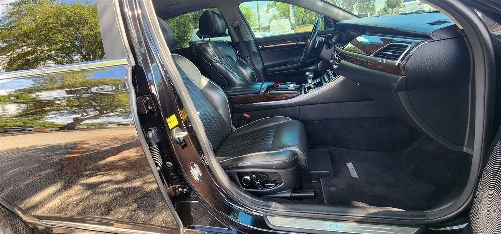 Genesis G90 5.0L Ultimate RWD 2018