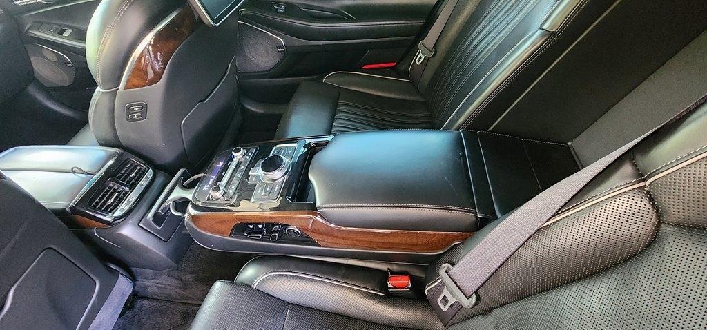 Genesis G90 5.0L Ultimate RWD 2018