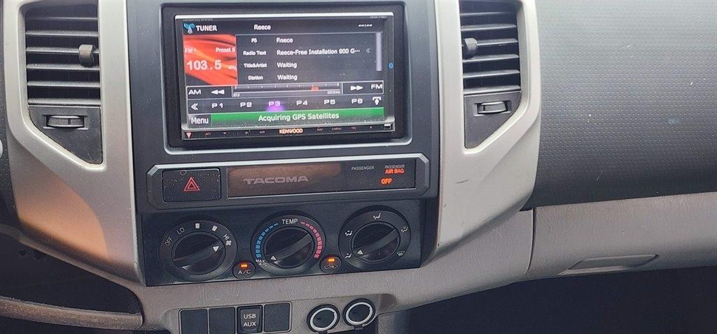 Toyota Tacoma 2WD Double Cab V6 AT TRD Sport (Natl) 2015
