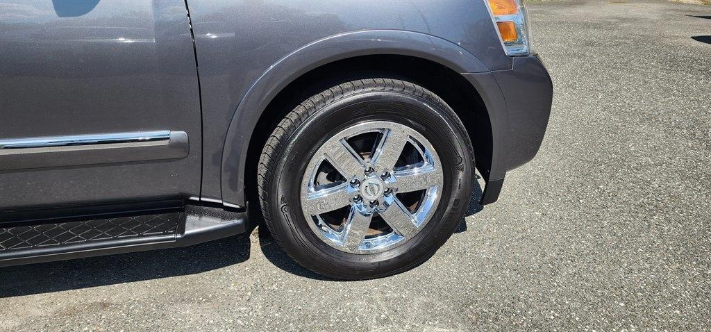 Nissan Armada 2WD 4dr Platinum 2013