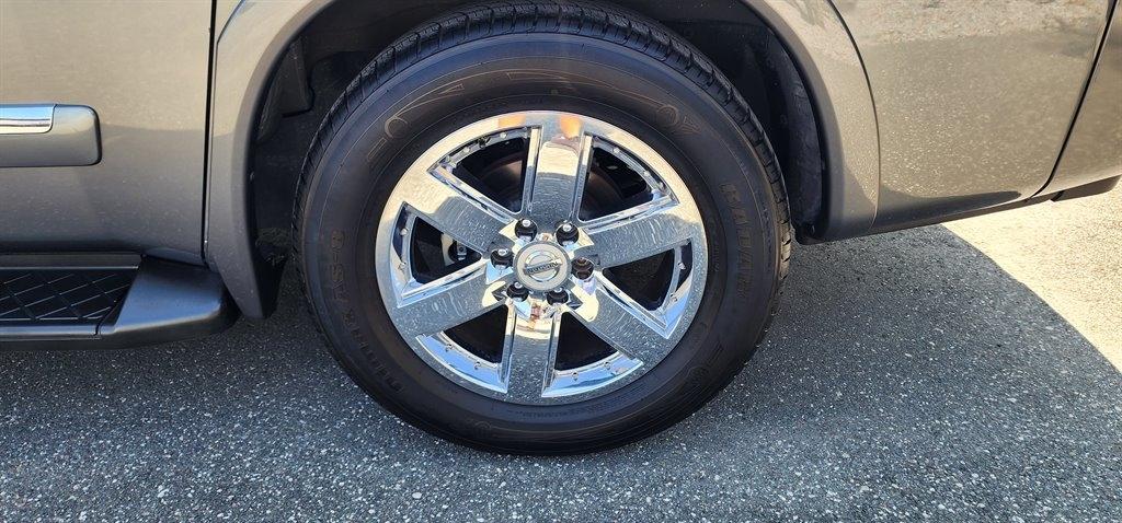 Nissan Armada 2WD 4dr Platinum 2013