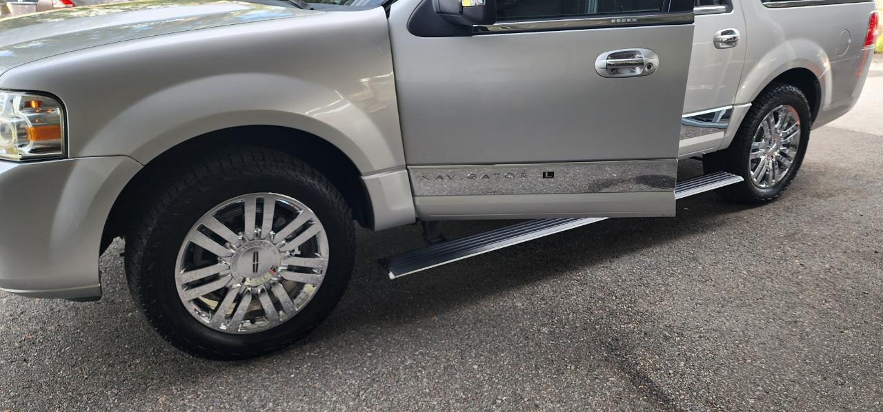 Lincoln Navigator L  2010