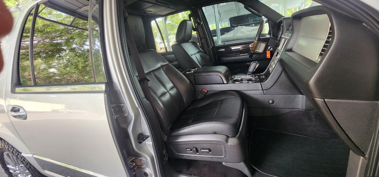Lincoln Navigator L  2010