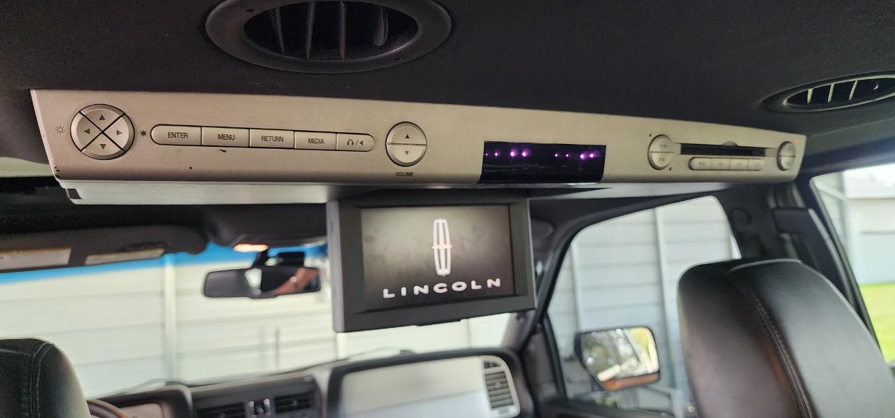 Lincoln Navigator L  2010