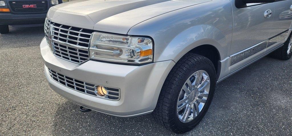 Lincoln Navigator L  2010