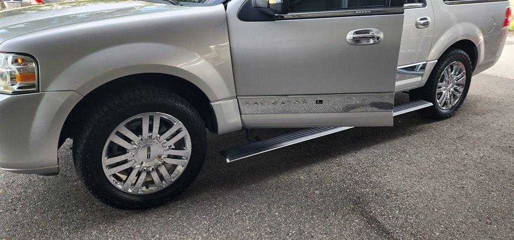 Lincoln Navigator L  2010