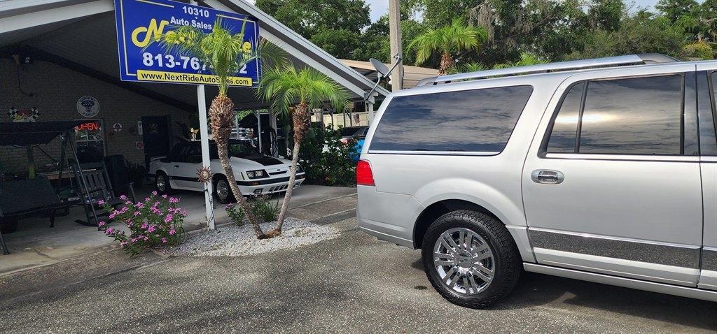 Lincoln Navigator L  2010