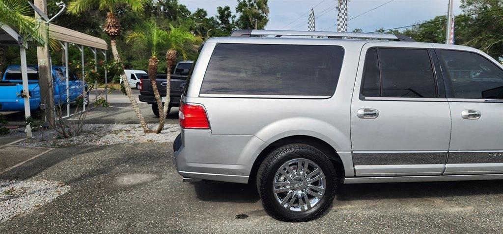 Lincoln Navigator L  2010