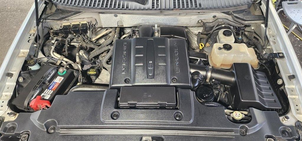 Lincoln Navigator L  2010