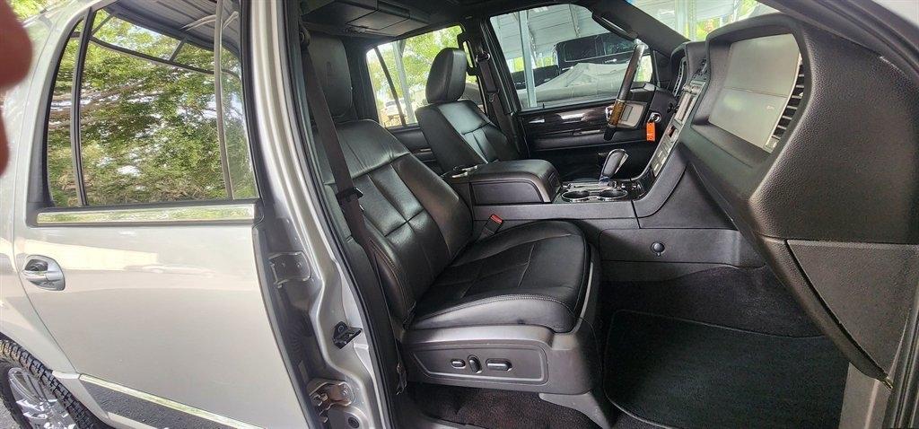 Lincoln Navigator L  2010