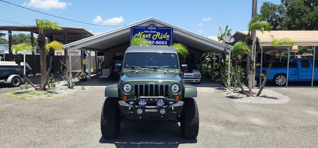 Jeep Wrangler 4WD 4dr Unlimited Sahara 2007