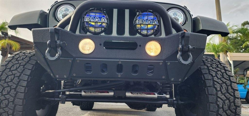 Jeep Wrangler 4WD 4dr Unlimited Sahara 2007