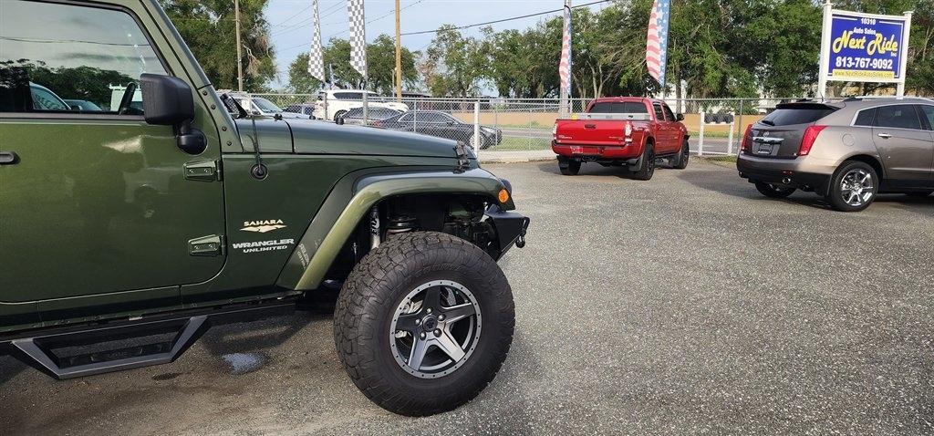 Jeep Wrangler 4WD 4dr Unlimited Sahara 2007