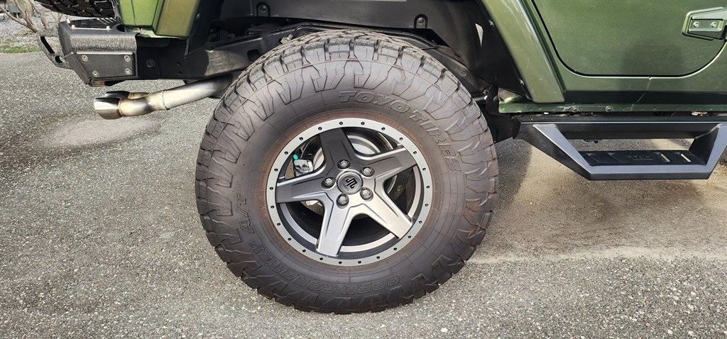 Jeep Wrangler 4WD 4dr Unlimited Sahara 2007