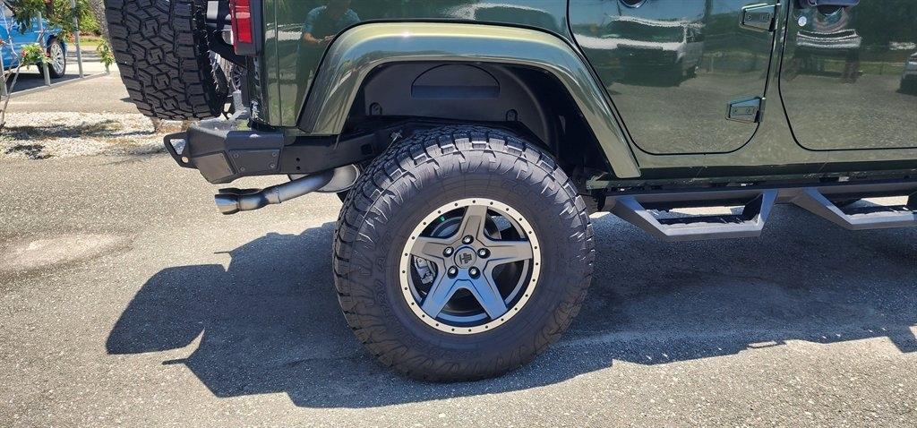 Jeep Wrangler 4WD 4dr Unlimited Sahara 2007