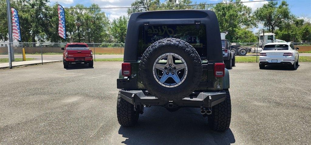 Jeep Wrangler 4WD 4dr Unlimited Sahara 2007