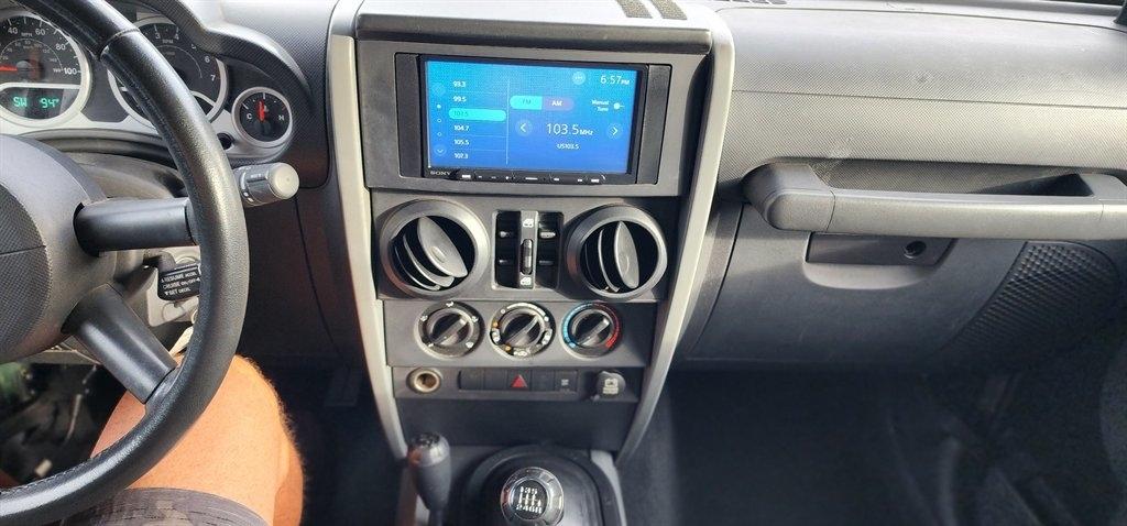 Jeep Wrangler 4WD 4dr Unlimited Sahara 2007