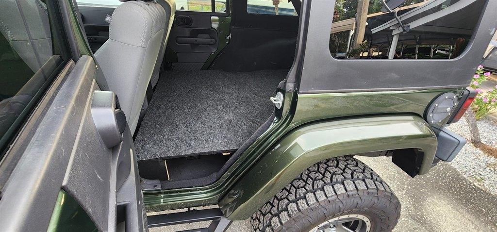 Jeep Wrangler 4WD 4dr Unlimited Sahara 2007