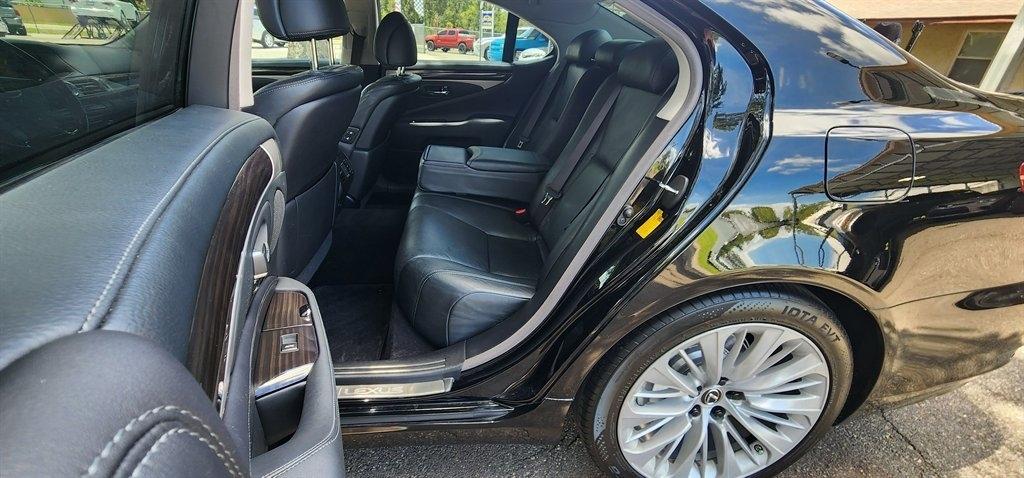 Lexus LS 460 4dr Sdn RWD 2013