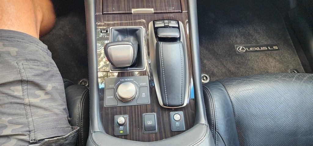 Lexus LS 460 4dr Sdn RWD 2013