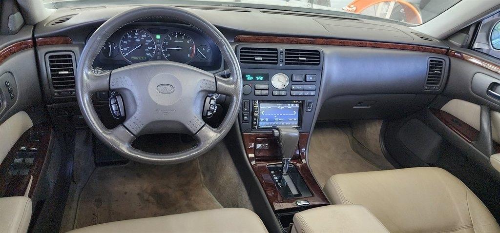 Infiniti Q45 Luxury Performance Sdn 1999