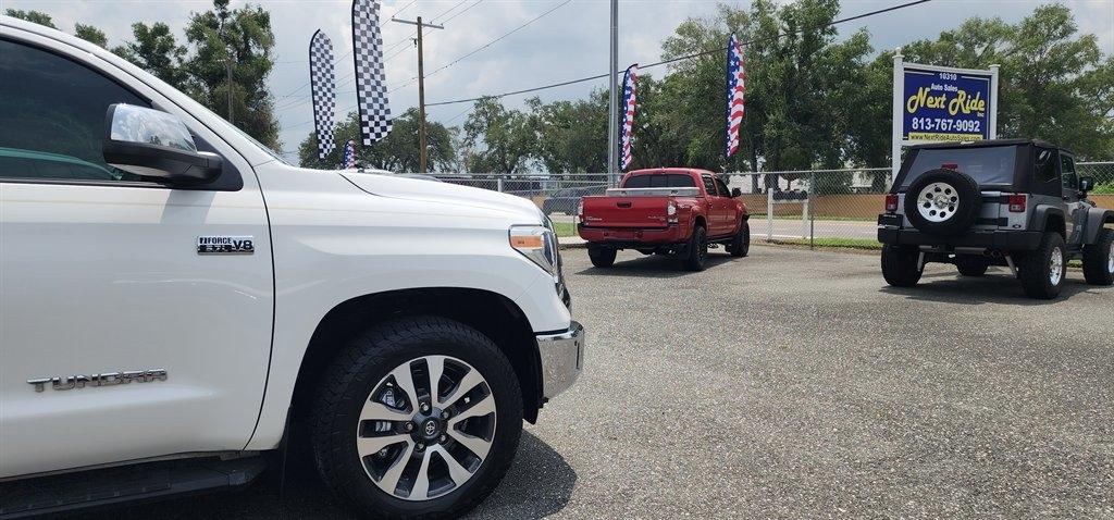 Toyota Tundra 2WD Limited CrewMax 5.5' Bed 5.7L (Natl) 2020