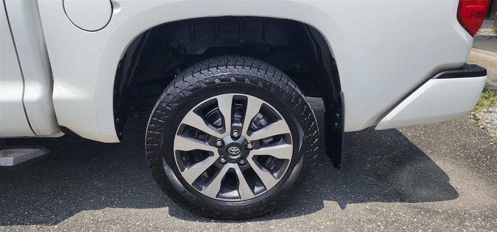 Toyota Tundra 2WD Limited CrewMax 5.5' Bed 5.7L (Natl) 2020
