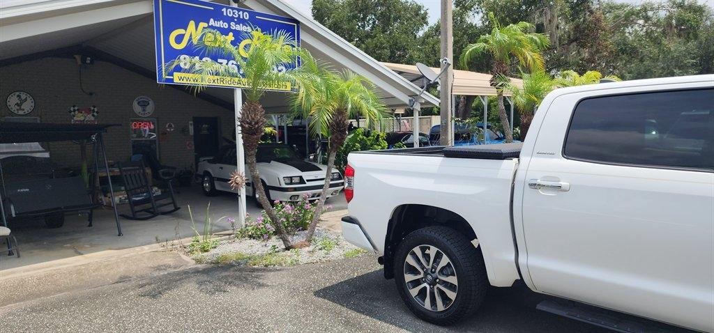 Toyota Tundra 2WD Limited CrewMax 5.5' Bed 5.7L (Natl) 2020