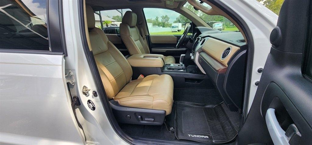 Toyota Tundra 2WD Limited CrewMax 5.5' Bed 5.7L (Natl) 2020