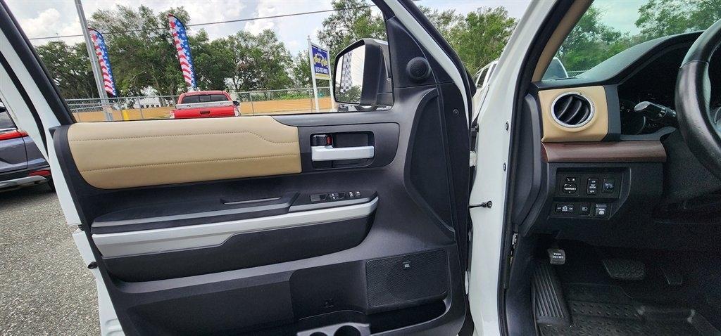 Toyota Tundra 2WD Limited CrewMax 5.5' Bed 5.7L (Natl) 2020