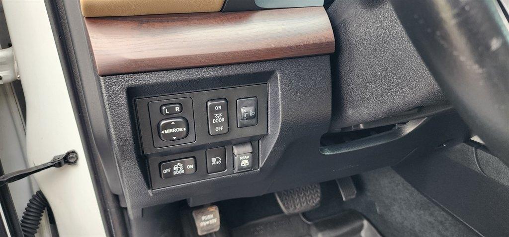 Toyota Tundra 2WD Limited CrewMax 5.5' Bed 5.7L (Natl) 2020