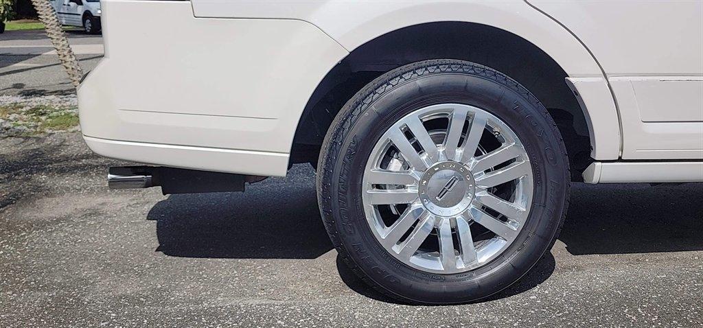 Lincoln Navigator  2012
