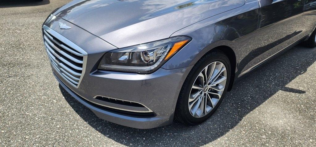 Hyundai Genesis 4dr Sdn V6 3.8L RWD 2015