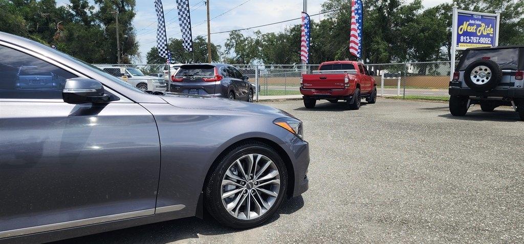 Hyundai Genesis 4dr Sdn V6 3.8L RWD 2015