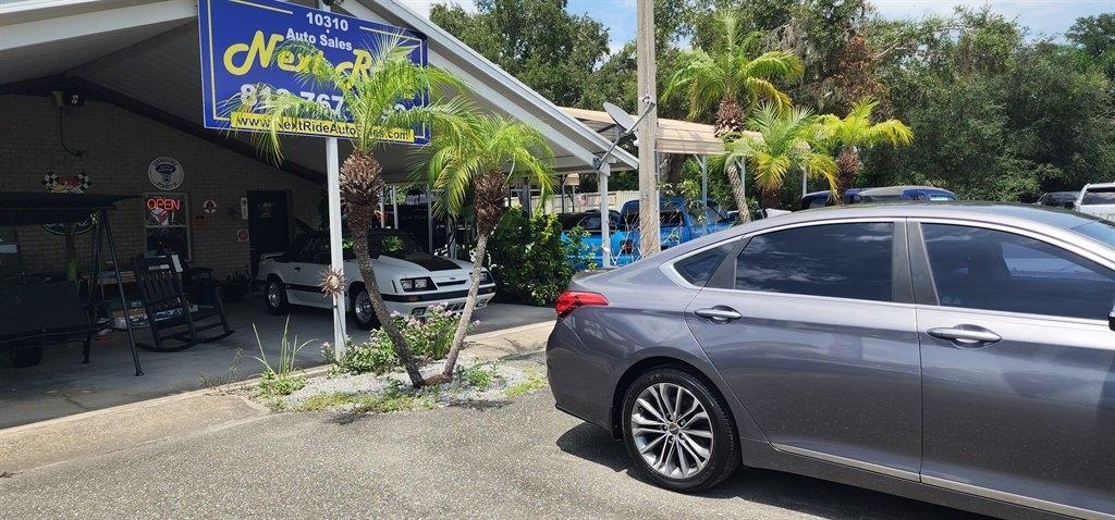 Hyundai Genesis 4dr Sdn V6 3.8L RWD 2015
