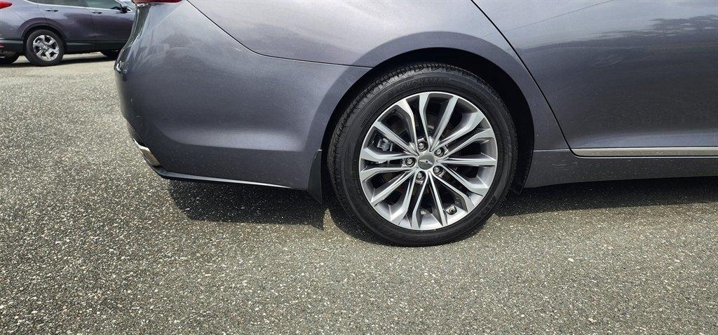 Hyundai Genesis 4dr Sdn V6 3.8L RWD 2015