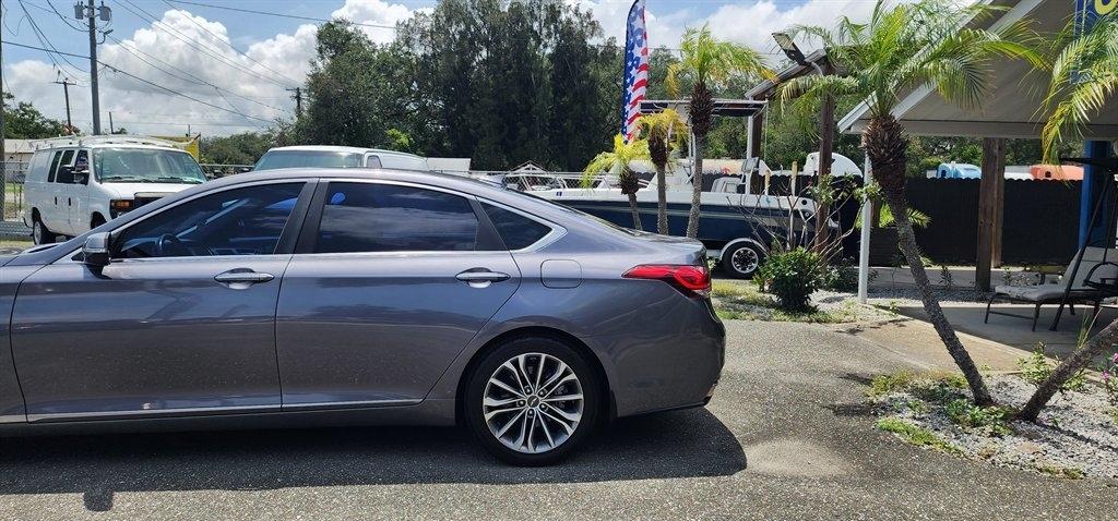 Hyundai Genesis 4dr Sdn V6 3.8L RWD 2015