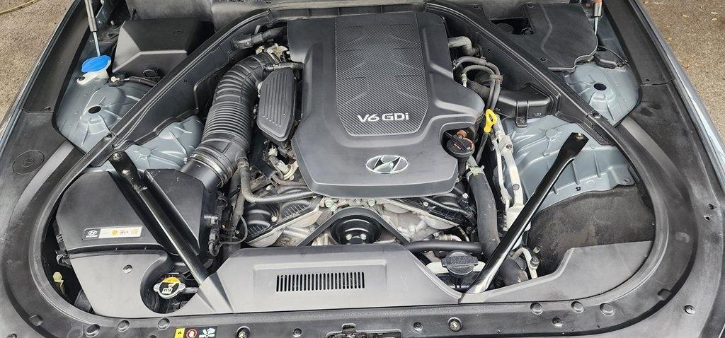 Hyundai Genesis 4dr Sdn V6 3.8L RWD 2015