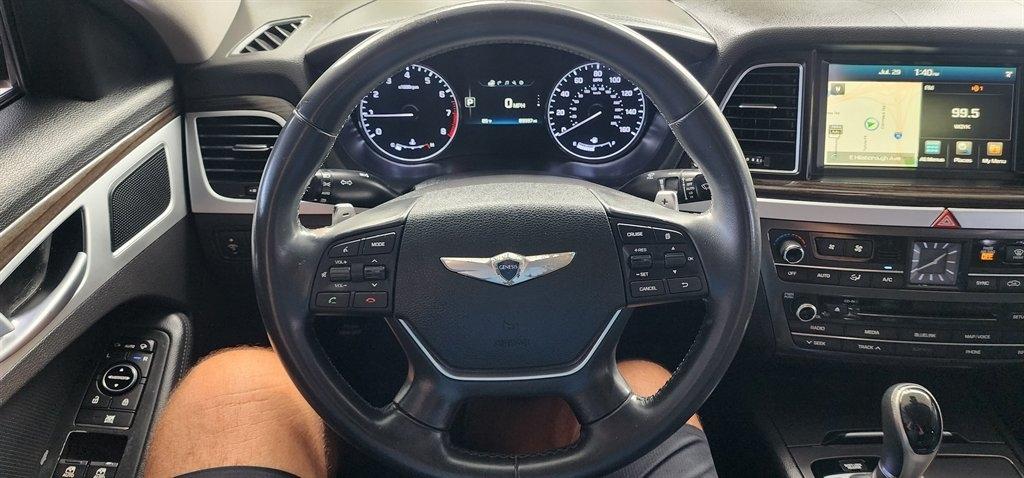 Hyundai Genesis 4dr Sdn V6 3.8L RWD 2015
