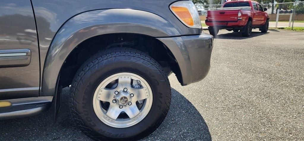 Toyota Sequoia 4dr SR5 (Natl) 2006