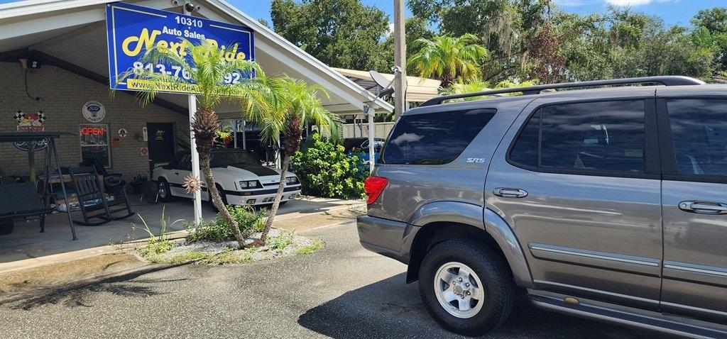 Toyota Sequoia 4dr SR5 (Natl) 2006