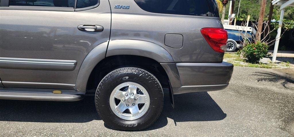 Toyota Sequoia 4dr SR5 (Natl) 2006