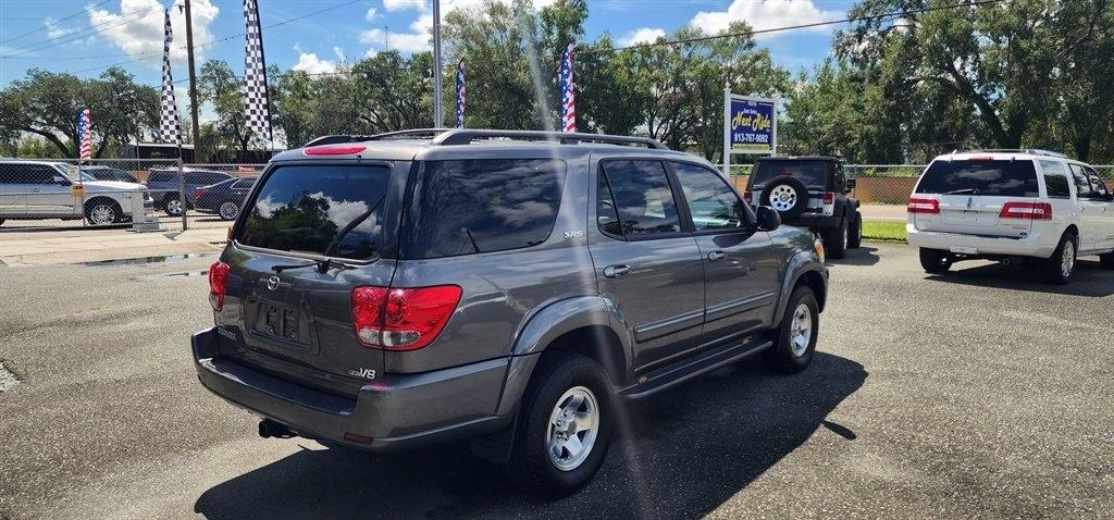 Toyota Sequoia 4dr SR5 (Natl) 2006