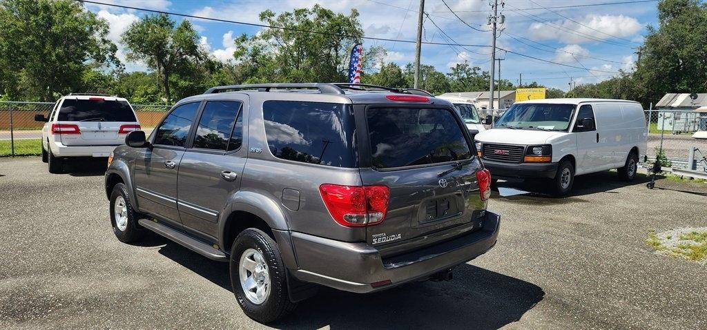 Toyota Sequoia 4dr SR5 (Natl) 2006