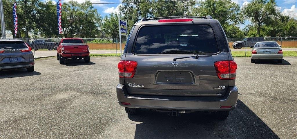 Toyota Sequoia 4dr SR5 (Natl) 2006