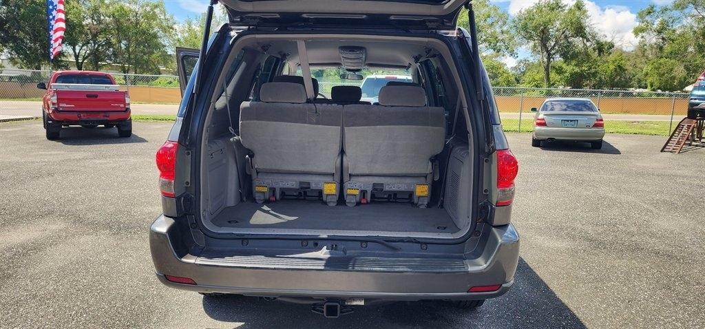Toyota Sequoia 4dr SR5 (Natl) 2006